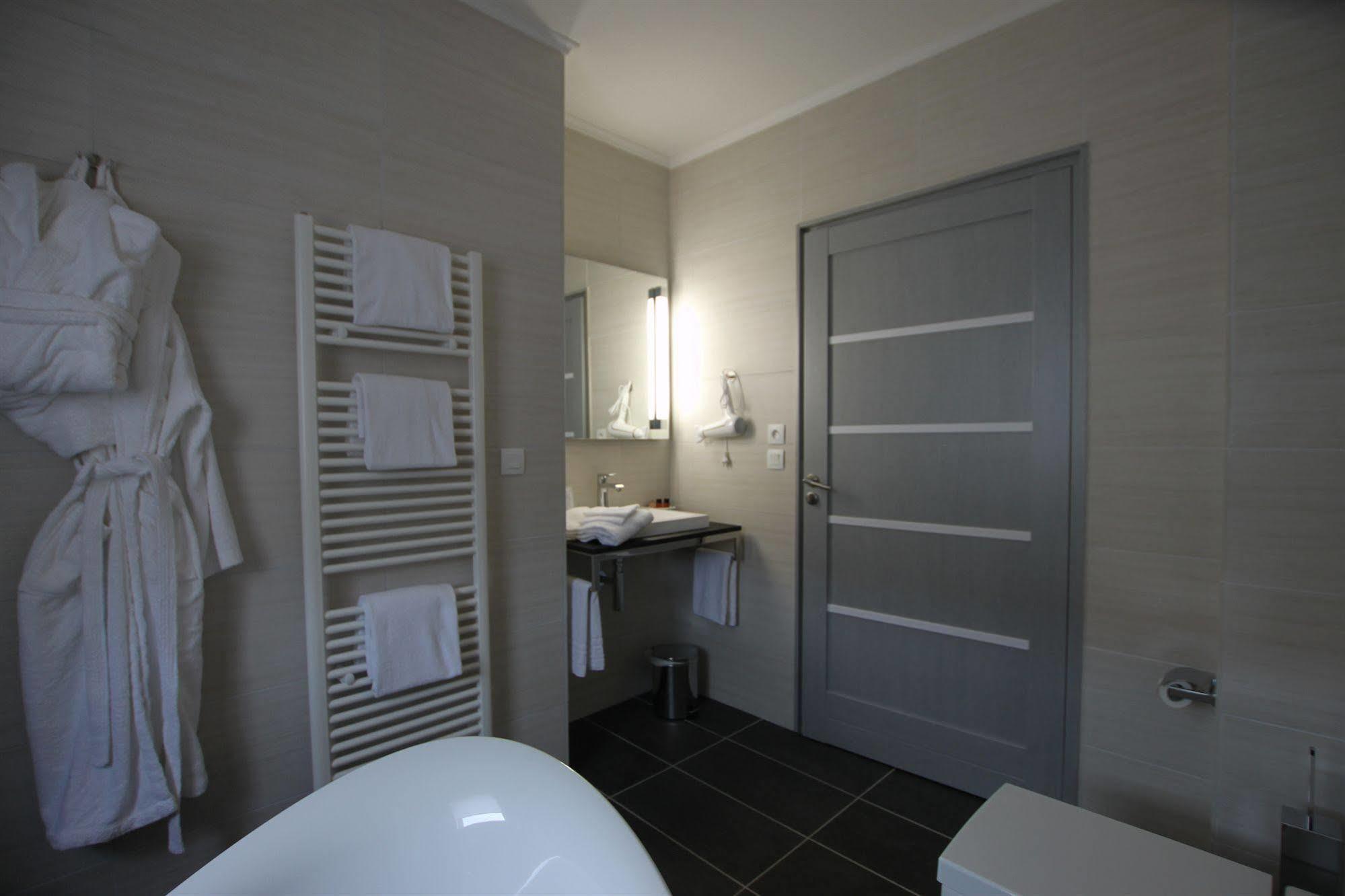 Hotel Le Cheval Blanc Quend-Plage Exterior photo